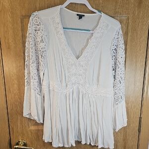 Chic White Lace Women's Blouse